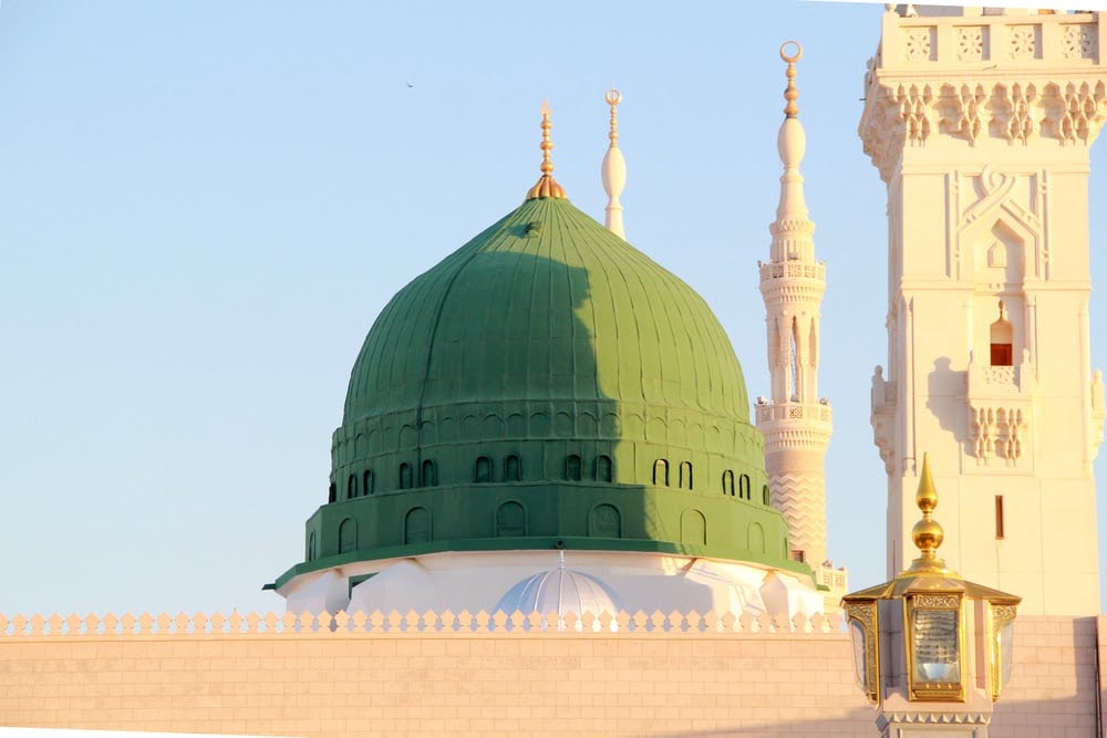 نبی کریم (ﷺ) کی طرف دوڑو اور اللہ سے معافی مانگو—
تفسیر قرآن 4:64 جَاءُوكَ فَاس...