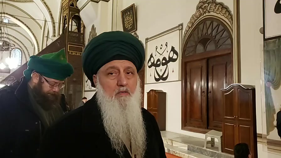 ” بِسْمِ ٱللّٰهِ ٱلرَّحْمَٰنِ ٱلرَّحِيم
ہم عظیم الشان مسجد (برصا) کے اندر ہ...